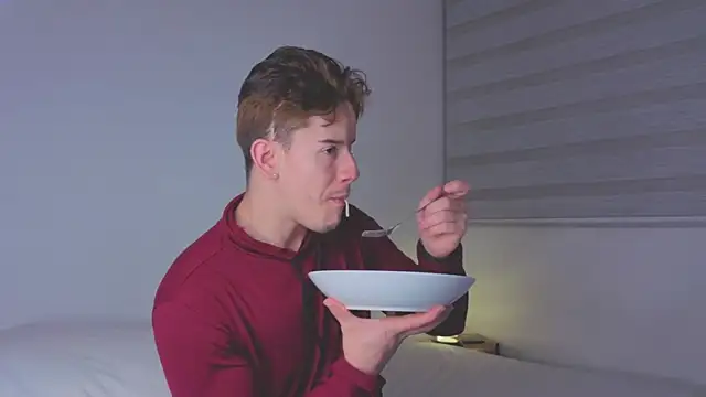 maxxcooper1 online show from 12/21/25, 05:53