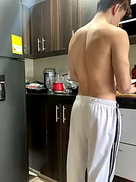 maxxcooper1 online show from 12/15/25, 08:14