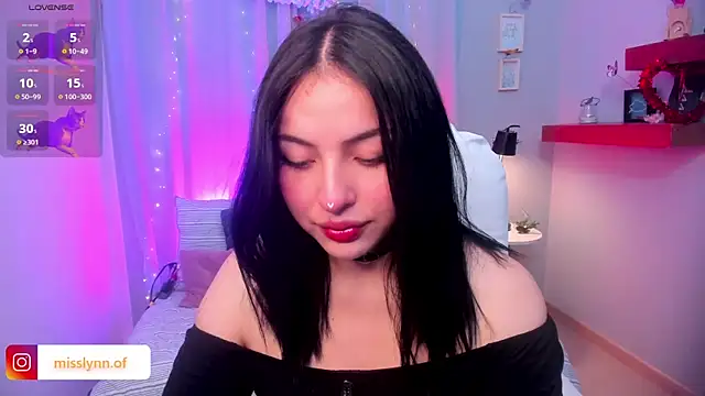 Snapshot of Missslynnn chatting on 12/19/25, 05:43 Missslynnn online show from 12/19/25, 05:43