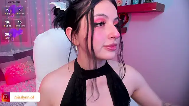 Snapshot of Missslynnn chatting on 12/18/25, 06:18 Missslynnn online show from 12/18/25, 06:18