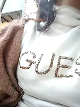 baby8822 online show from 12/17/25, 06:40