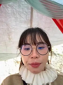 Snapshot of cana5522 chatting on 12/15/25, 08:09 cana5522 online show from 12/15/25, 08:09