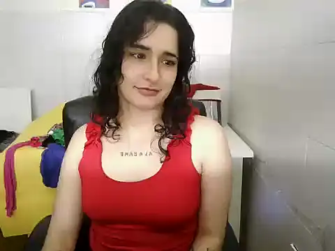 caramel-hotty online show from 12/15/25, 10:59