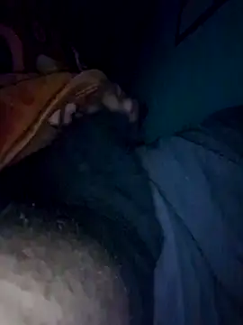 Snapshot of newoneforyo chatting on 12/19/25, 03:32 newoneforyo online show from 12/19/25, 03:32