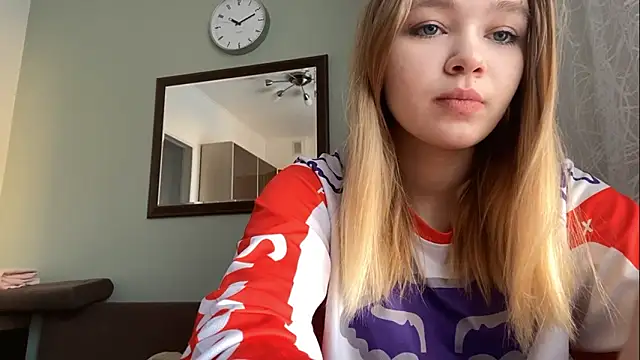 Snapshot of Leifuture chatting on 02/04/26, 03:12 Leifuture online show from 02/04/26, 03:12