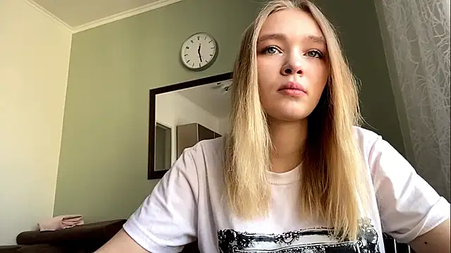 Snapshot of Leifuture chatting on 02/02/26, 05:28 Leifuture online show from 02/02/26, 05:28