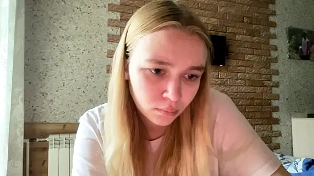 Snapshot of Leifuture chatting on 06/11/26, 05:48 Leifuture online show from 06/11/26, 05:48