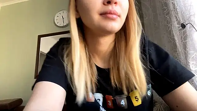 Snapshot of Leifuture chatting on 02/05/26, 04:30 Leifuture online show from 02/05/26, 04:30