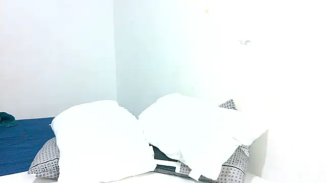 Sthefanyx2 online show from 02/15/26, 01:17