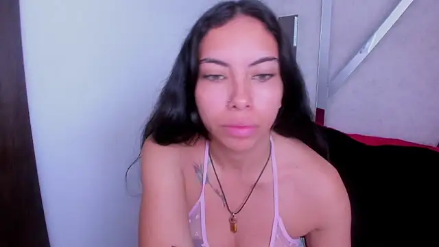 Alana Hotterr online show from 12/23/25, 04:01