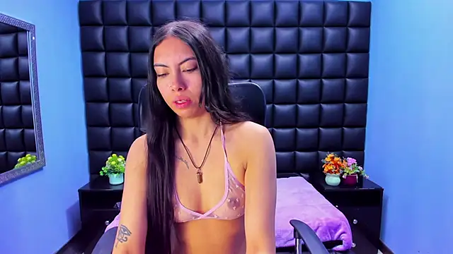 Snapshot of Alana_Hotterr chatting on 02/05/26, 04:41 Alana Hotterr online show from 02/05/26, 04:41