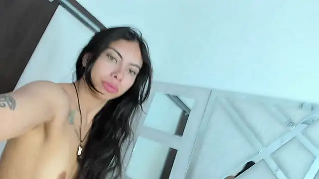 Snapshot of Alana_Hotterr chatting on 02/10/26, 04:11 Alana Hotterr online show from 02/10/26, 04:11