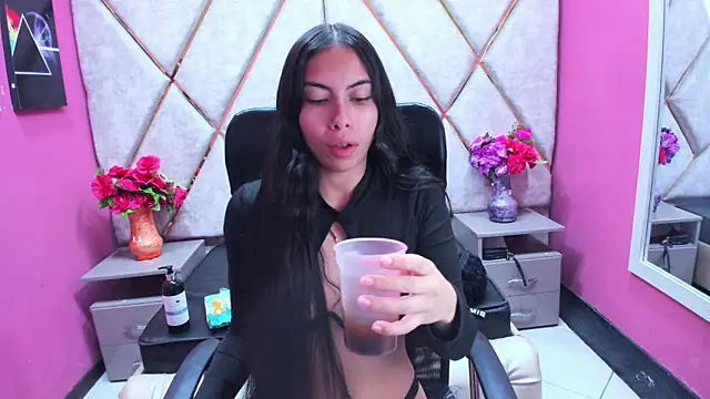 Snapshot of Alana_Hotterr chatting on 01/16/26, 05:33 Alana Hotterr online show from 01/16/26, 05:33