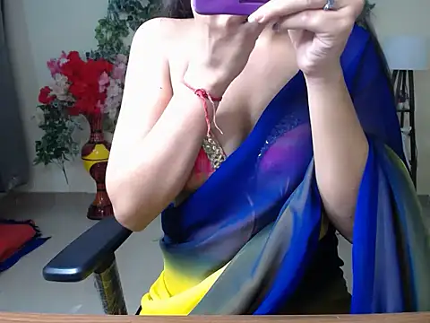 Snapshot of Shy_nivi chatting on 05/23/26, 03:33 Shy nivi online show from 05/23/26, 03:33