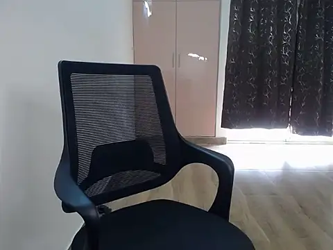 Shy nivi online show from 04/07/26, 06:48