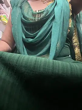 Snapshot of cute_mahi001 chatting on 06/15/26, 01:55 cute mahi001 online show from 06/15/26, 01:55