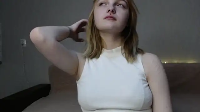 Snapshot of Catherine_Walker chatting on 12/18/25, 11:47 Catherine Walker online show from 12/18/25, 11:47