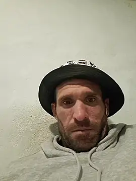 Snapshot of Good1Good4 chatting on 12/17/25, 10:48 Good1Good4 online show from 12/17/25, 10:48