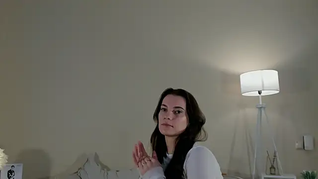 VivienReza online show from 12/18/25, 05:12