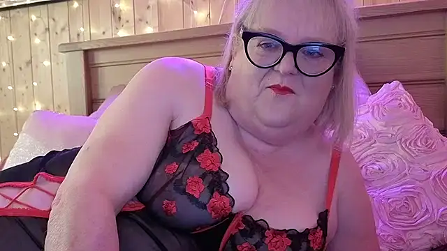 Curvy-Irish-CrystalX online show from 02/13/26, 02:28