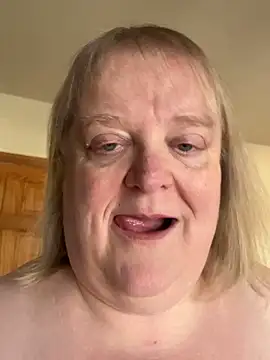 Curvy-Irish-CrystalX online show from 03/19/26, 01:55