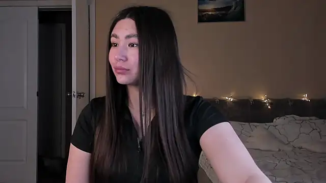 Snapshot of pink_dove chatting on 12/16/25, 09:13 pink dove online show from 12/16/25, 09:13