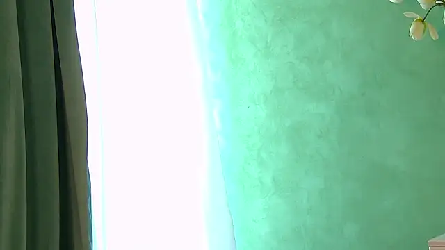 EllaAzianaa online show from 03/08/26, 06:49