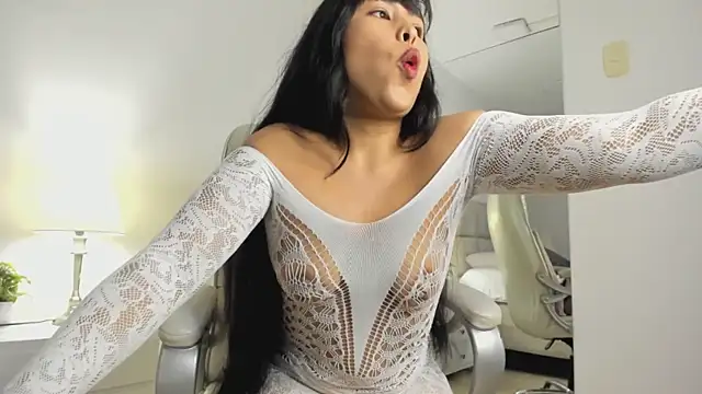 JulietaFerrer  online show from 04/13/26, 11:36