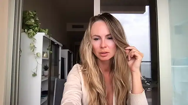 LeMilf online show from 04/07/26, 11:45