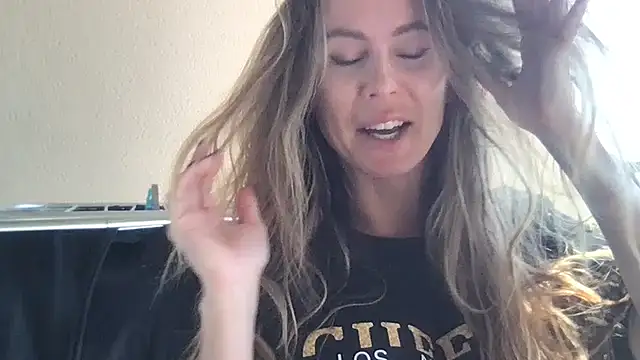 LeMilf online show from 03/25/26, 12:04