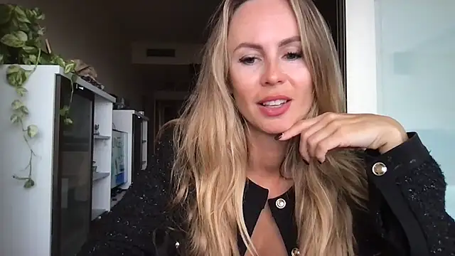 LeMilf online show from 04/23/26, 08:43