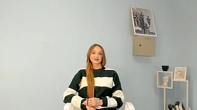 StarlaMcilrath online show from 12/16/25, 11:36