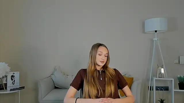 StarlaMcilrath online show from 12/19/25, 11:34