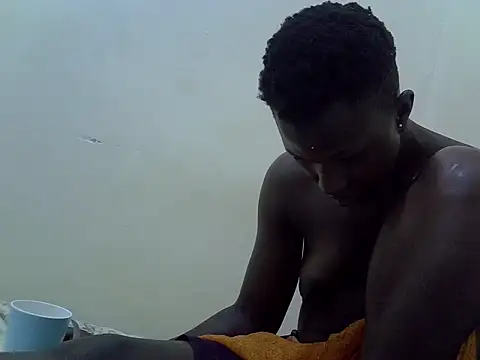 Snapshot of sweetblack_puss chatting on 12/15/25, 07:47 sweetblack puss online show from 12/15/25, 07:47