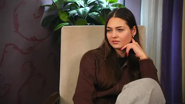 LatonyaButac online show from 12/16/25, 11:47