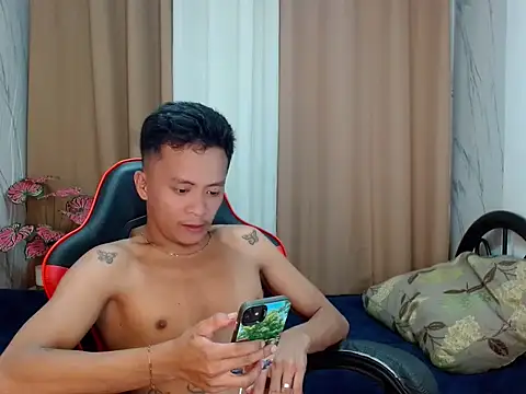 ur twinkKirk6969 online show from 06/19/26, 05:30