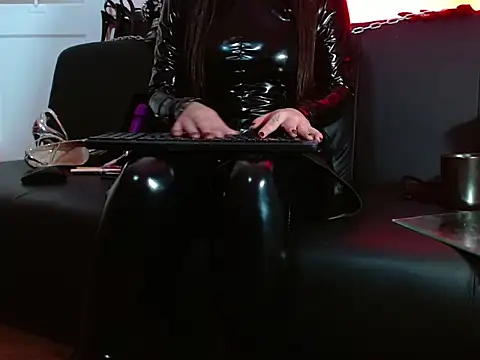 Snapshot of cleodoranoir chatting on 02/26/26, 02:06 cleodoranoir online show from 02/26/26, 02:06