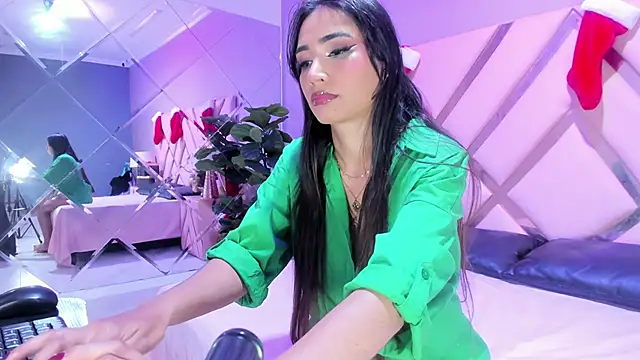 Snapshot of GiselBrown chatting on 12/16/25, 07:40 GiselBrown online show from 12/16/25, 07:40