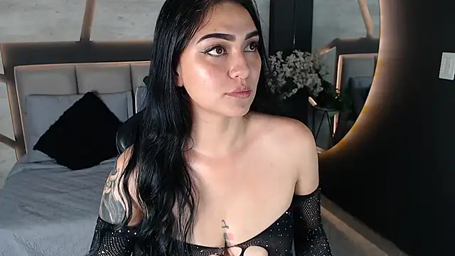 IsabellaRoss online show from 12/16/25, 05:06