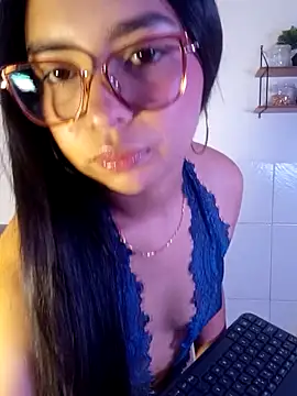 phoebe181 online show from 12/16/25, 01:48