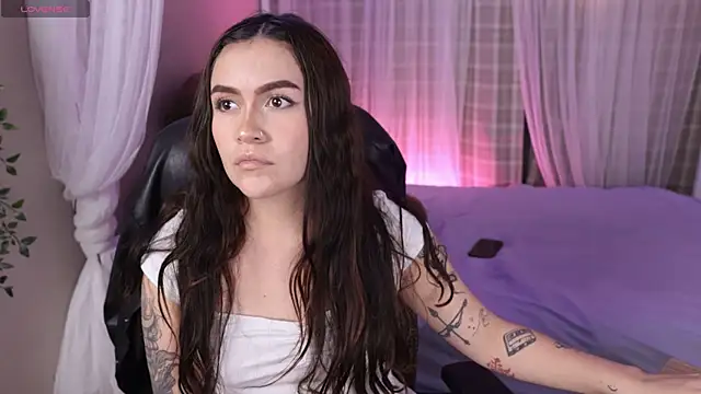 Snapshot of Sammy_joness chatting on 12/15/25, 05:35 Sammy joness online show from 12/15/25, 05:35