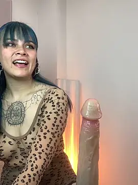 Adelaindiamond  online show from 06/04/26, 12:43