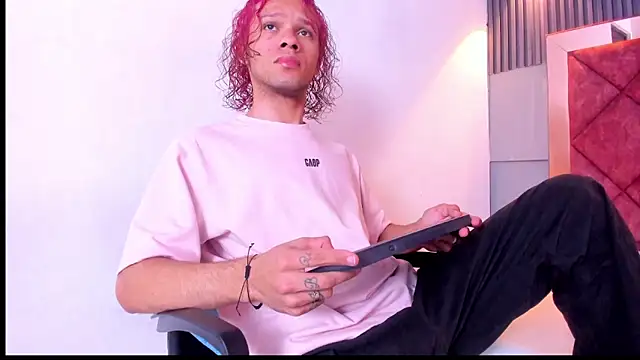 TAYSON SCOTT online show from 12/17/25, 12:10