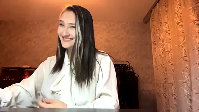 ShonnaSteffensmeier online show from 12/22/25, 03:12