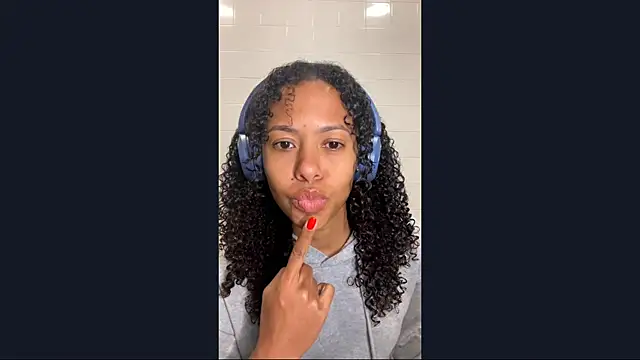 CarrieQuebedeaux online show from 12/20/25, 08:22