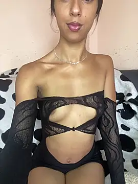 Snapshot of FOXXX_BABY chatting on 02/06/26, 05:09 FOXXX BABY online show from 02/06/26, 05:09