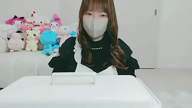 yuyuchan   online show from 03/23/26, 11:32