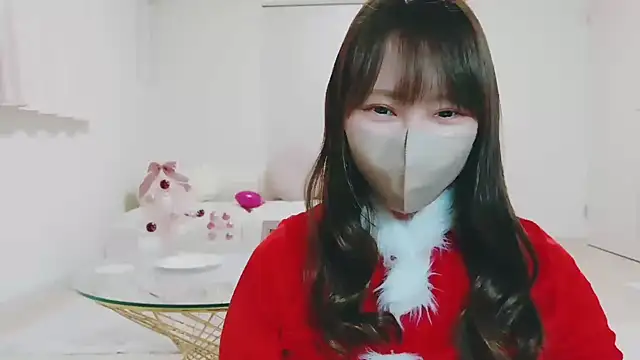yuyuchan   online show from 12/22/25, 11:10