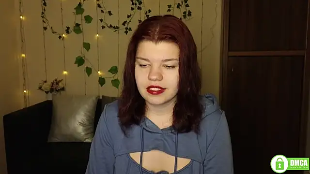 Snapshot of Anitka_corgs4 chatting on 12/14/25, 12:00 Anitka corgs4 online show from 12/14/25, 12:00