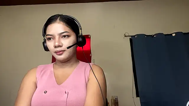 Snapshot of BarrieGawthorp chatting on 12/19/25, 05:54 BarrieGawthorp online show from 12/19/25, 05:54